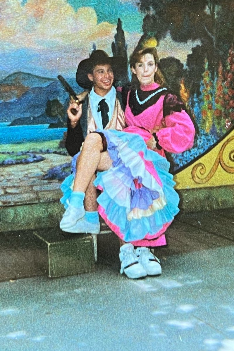 Newson242's tweet image. #mikejr #liz #rowden