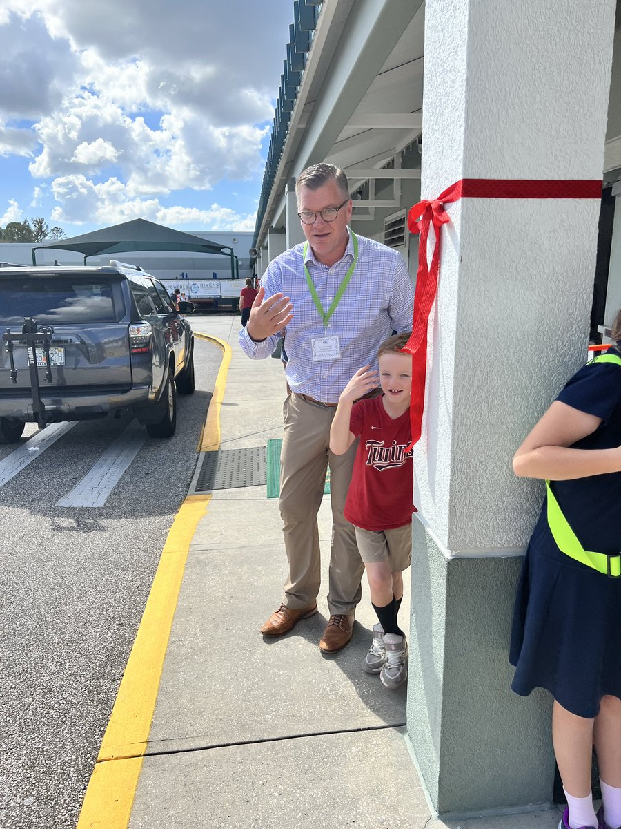 We had a great day showing our <a href="/CEOsInSchools/">CEOs in Schools</a> Mr John Flanagan, CEO of @CareerSourceTB, how Rangers Lead the Way! Thank you for all your appreciation of what everyone does to make sure our learners are safe and learning.   <a href="/HillsboroughSch/">Hillsborough Schools</a>