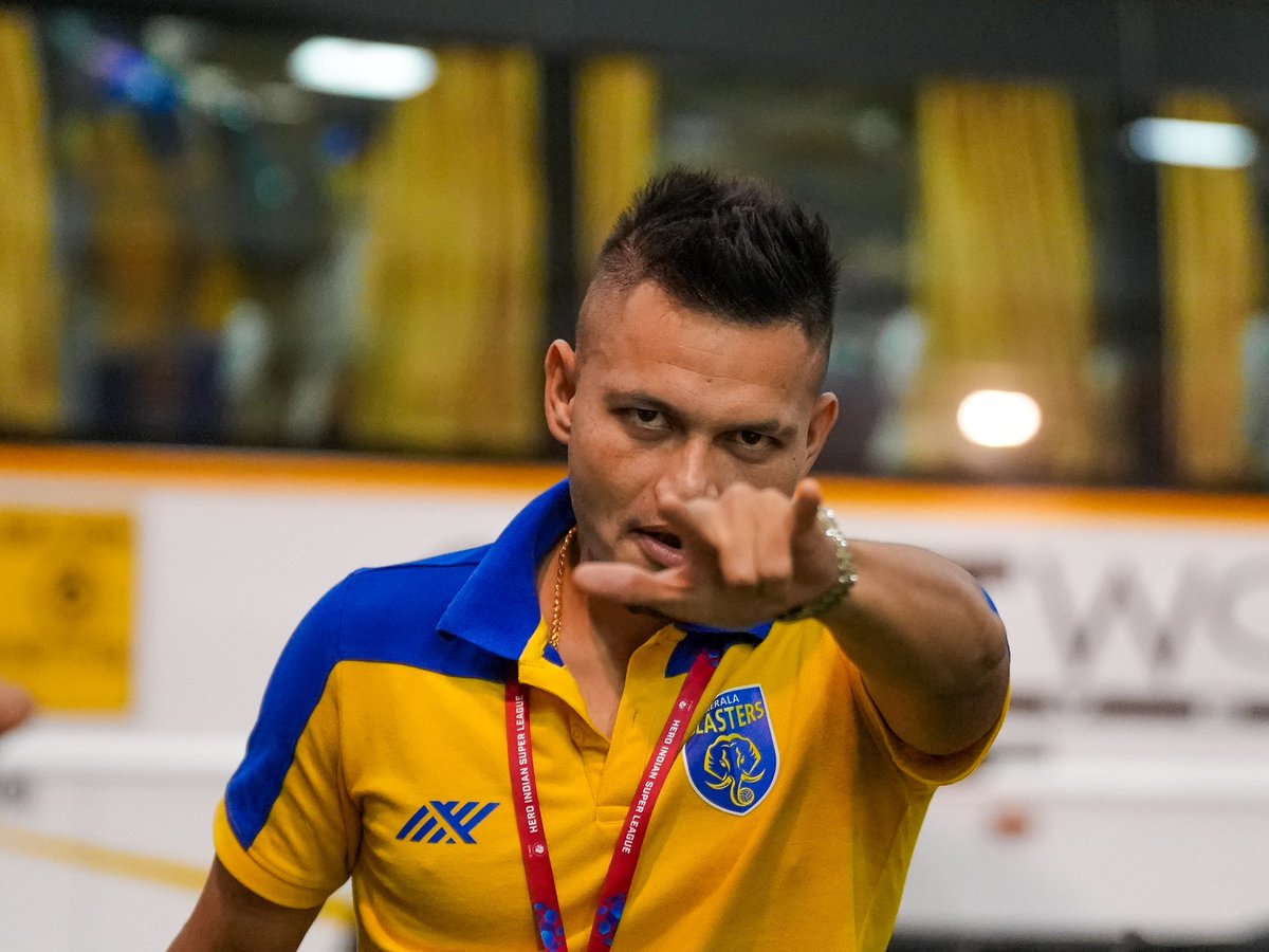 KeralaBlasters's tweet image. ഞങ്ങൾ എത്തി 💛💪

#KBFCNEUFC #ഒന്നായിപോരാടാം  #KBFC  #KeralaBlasters