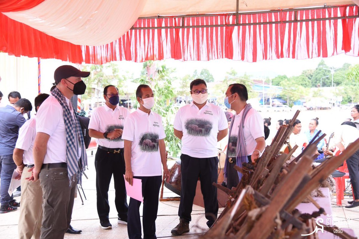 pheaktraneth's tweet photo. Thanks partner organizations for joining the Ministry of #Environment in organizing this important campaign to change people's behavior towards #wildlife consumption, raise public awareness of the consequences that #snaring causes to wildlife and people.
Β #Cambodia #StopBushmeat https://t.co/Sq6cD60GPT