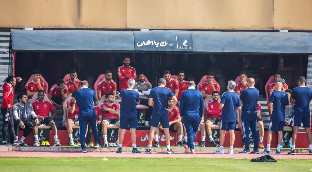 معاك يا أهلي