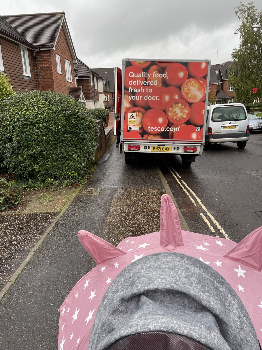 DrMattPav's tweet photo. Hi @Tesco it appears you don’t have a complaints line or email &amp; your customer services team said I had to highlight my complaint via your social media! Please update your drivers on the Highway Code. I had to push my child into a busy road. Happy to provide details. #TescoFail https://t.co/IbHrQXV3yK