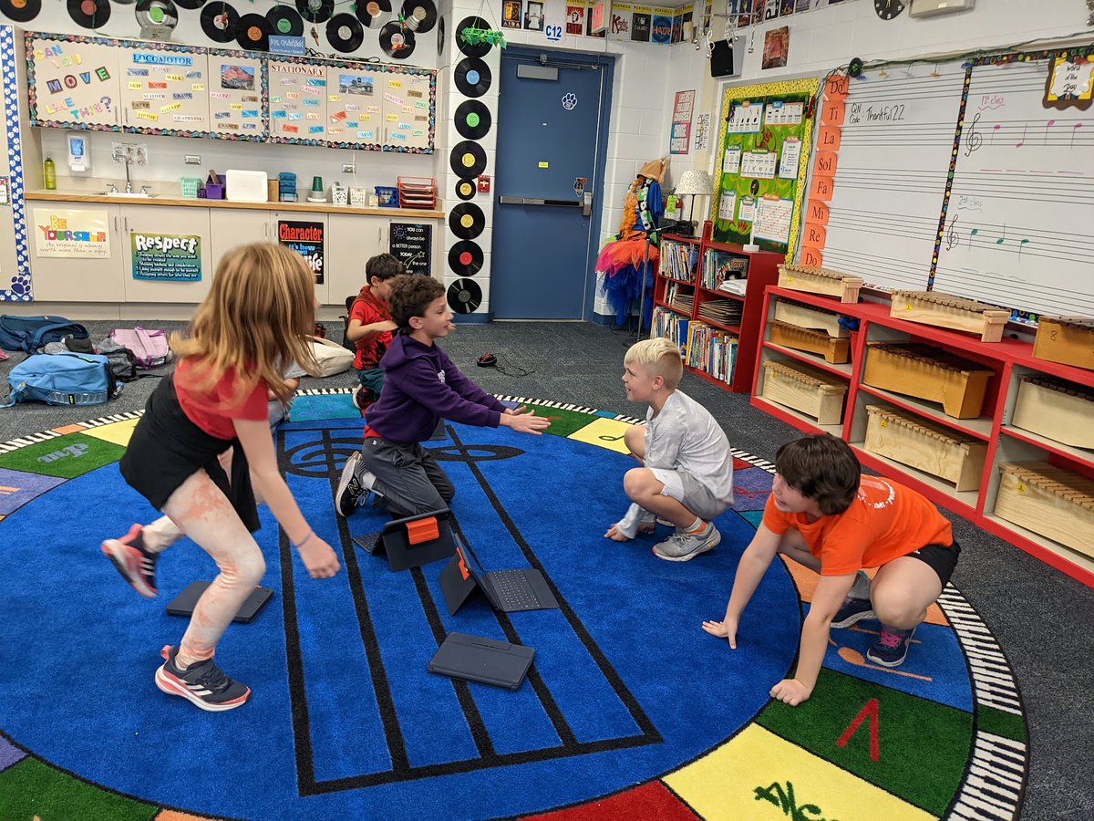 ecrutchfield112's tweet photo. 4th graders worked together to compose rhythms & then created movements to match their rhythms @WayneThomasscho @MrBogie1 @hoffman_wt @MissImyak #wt112 #112leads #wtleads #d112teachers https://t.co/i2OxmrwqwB