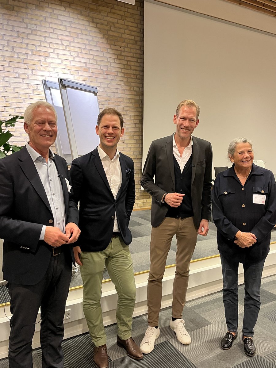 Regionsudvalgskonference i Kræftens Bekæmpelse. Temaet: at modvirke social ulighed i sundhed og kræftbehandling. Topdedikerede oplæg fra Heino Knudsen og Mads Duedahl om udfordringerne i deres regioner og på tværs af regioner . #sundpol #dkpol