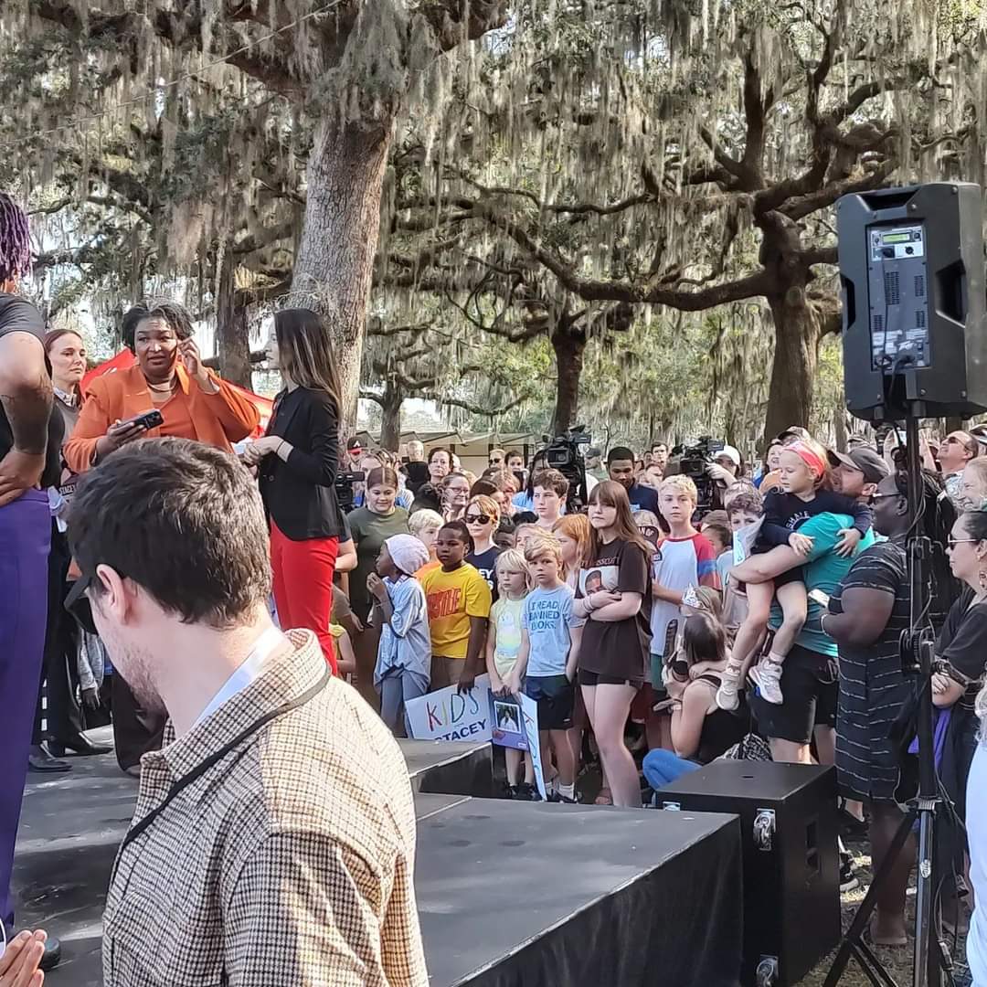 MissMollySav's tweet photo. AMAZING day in Daffin Park! #VoteStacey #VoteWarnock #VoteWade #VoteBee #VoteDerek ๐๐๐๐พ๐๐ and shout out to everyone working SO hard for this dream and the Georgia we deserve! https://t.co/9K9dRFx9RR