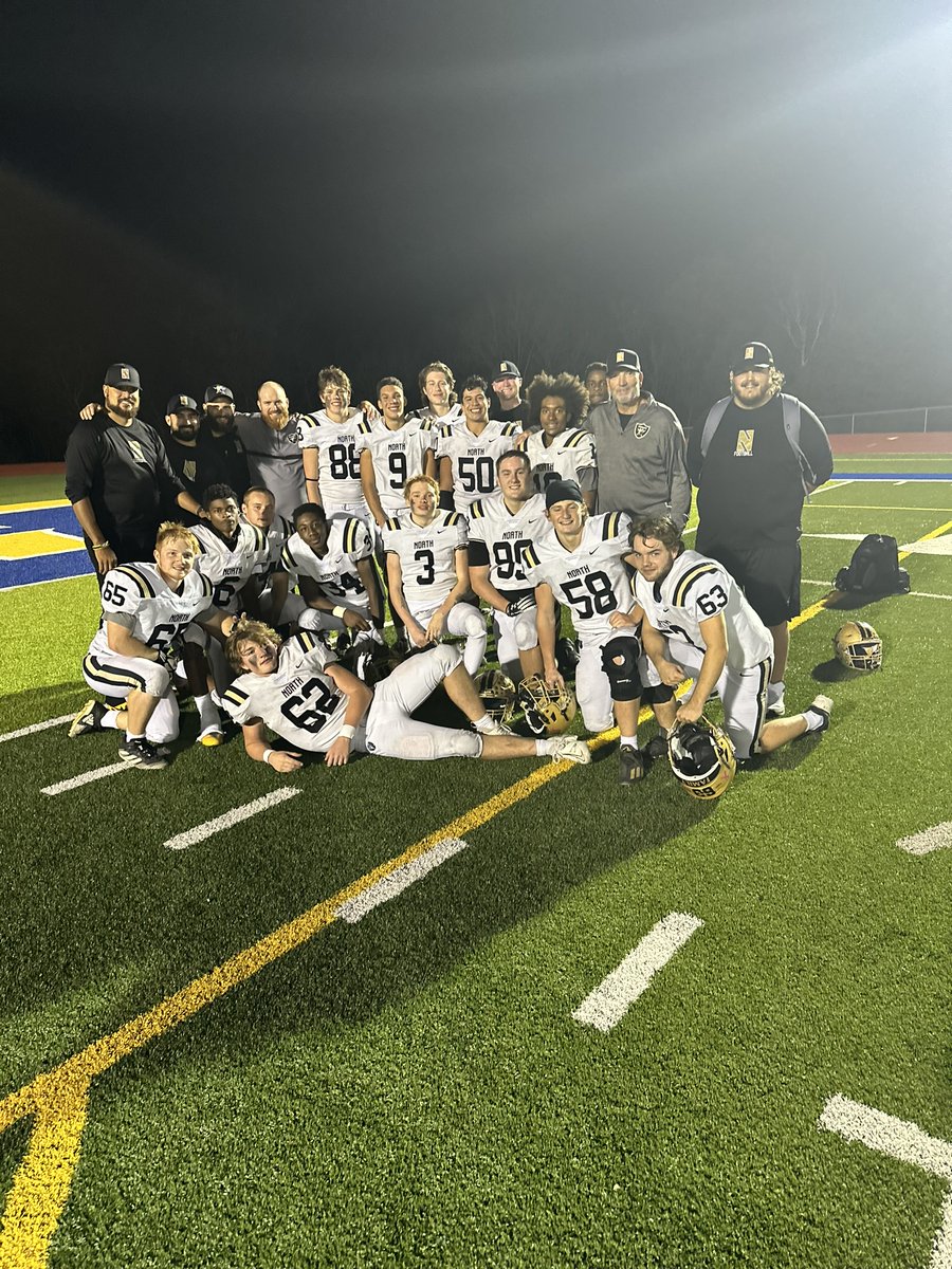We appreciate the support from EVERYONE throughout the year!  We heard you last night cheering until the final second.

Thank you <a href="/FhnCheerleading/">FHN VARSITY CHEER</a> @fhnbandboosters <a href="/fhn_jr/">FhnJrFootball</a>, <a href="/The_Goonies15/">FHN Goonies</a> a multitude of other sports, family, teachers, and friends for believing in us
#FAMILY #OATH