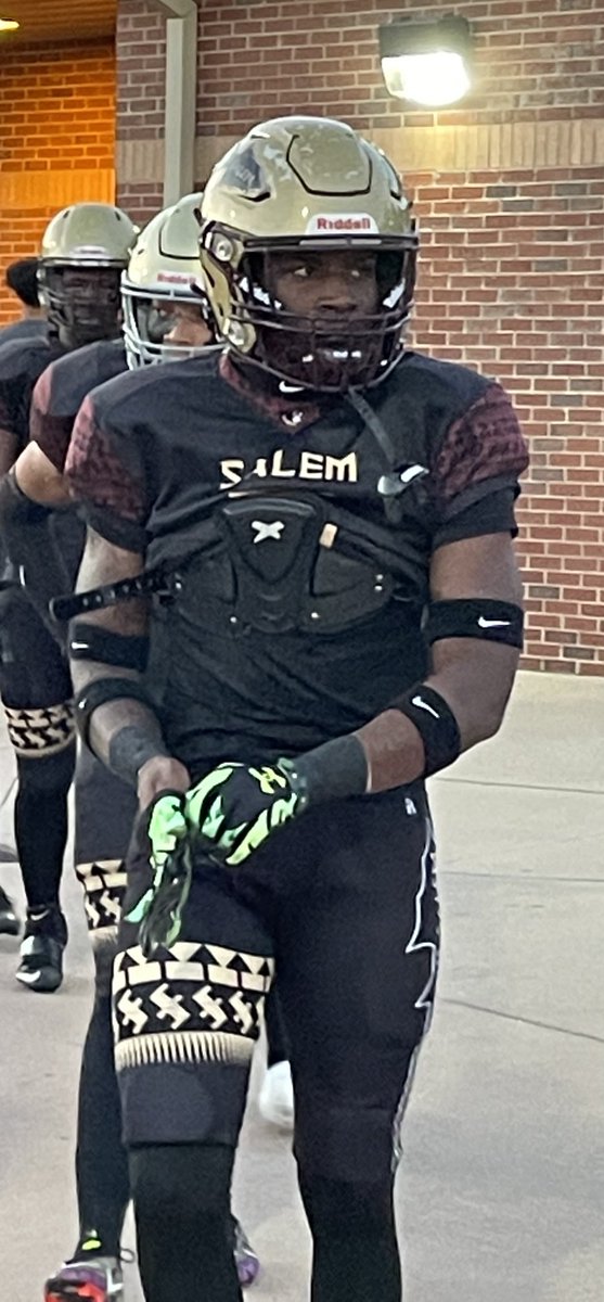 PauletteGregg_'s tweet photo. ⁦@ZionGregg1⁩ I’m So Proud of you!  You definitely left it all on the field.. THANK YOU ⁦@CoachLaws00⁩ ⁦@alblunt⁩ ⁦@coachDre20⁩ ⁦@_qdixon⁩ ⁦@Bre_one55⁩ Coach Street &amp; Coach Carlisle for continuing to push Zion … Much appreciated… https://t.co/jdLZcuhyt8