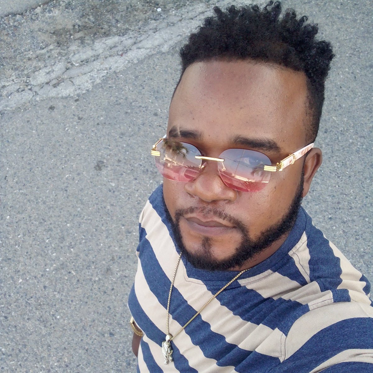 AthelusTheonel's tweet photo. #NouvellePhotoDeProfil https://t.co/U79SDT1poK