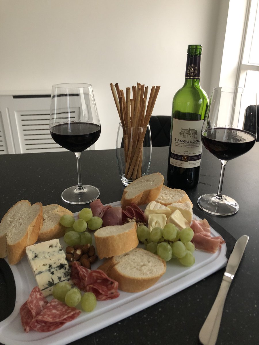 Lunch 🧀 🍷
