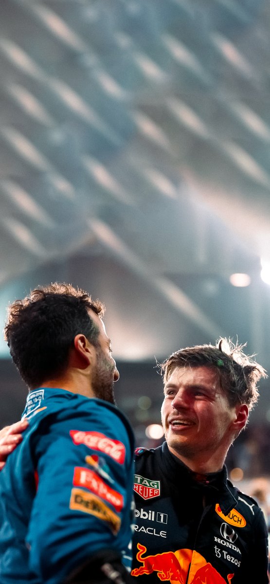 formula1jpg's tweet photo. 📸 New F1 wallpapers 📸

KI KI AYE: it’s Max Verstappen &amp; Daniel Ricciardo 👀 https://t.co/Vky71SbudD