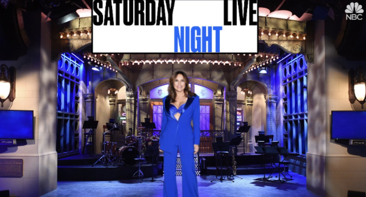 CeeVonDee's tweet photo. Another Saturday wondering when it will be @mariska hosting @nbcsnl! ๐
@nbc @peacock
#MariskaHargitay #SNL #MakeItHappen #SendMeTickets #QueenOfTheNetwork #QueenOfNBC #QueenOfHearts #QueenOfJoy #QueenOfLaughter https://t.co/JeU3sSeLhu