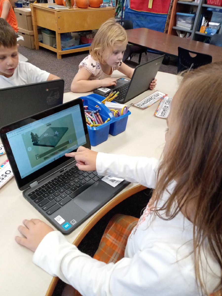JKThompson5's tweet image. Golden Apple Kindergarten Teacher @nconsaul got her Kinders coding this week! #kinderscandoittoo #CadetTech #techforlittles @QuestElementary