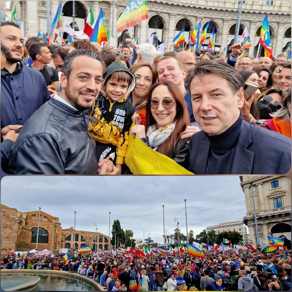 Un vero fiume di persone, senza simboli di partito, ma tutti INSIEME per chiedere lo stesso risultato: LA #PACE.

lo chiediamo in questa piazza in tanti, insieme, con tanta forza!❤️

PACE🕊️🏳‍🌈
#5Novembre