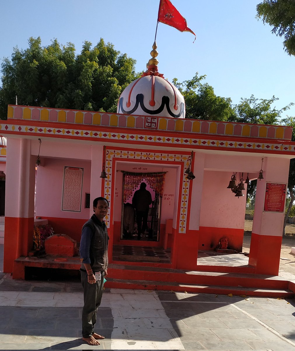 सोमवार को सावीधर हनुमान मंदिर में मेले का आयोजन होगा                                   भीनमाल   निकटवर्ती सावीधर गांव में स्थित प्रसिद्ध हनुमान मंदिर में कार्तिक पूर्णिमा मेले का आयोजन सोमवार को किया जाएगा। मंदिर के महंत राजगिरी महाराज ने जानकारी दी