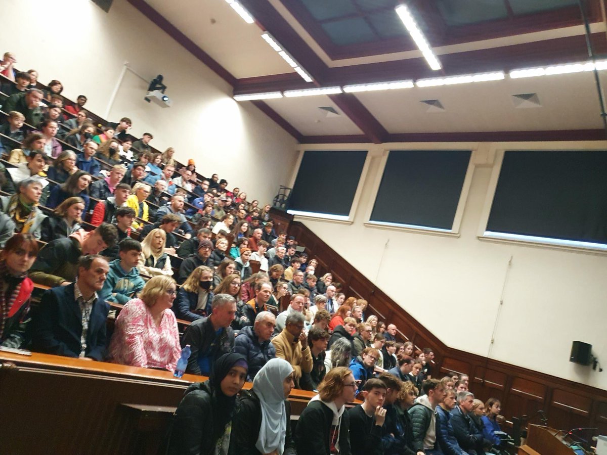 TCD_physics's tweet photo. Packed house in the @TCD_physics Fitzgerald building for our #TR035 and #TR063 talks this morning! @MathsTCD https://t.co/bkVfrxt2Qm