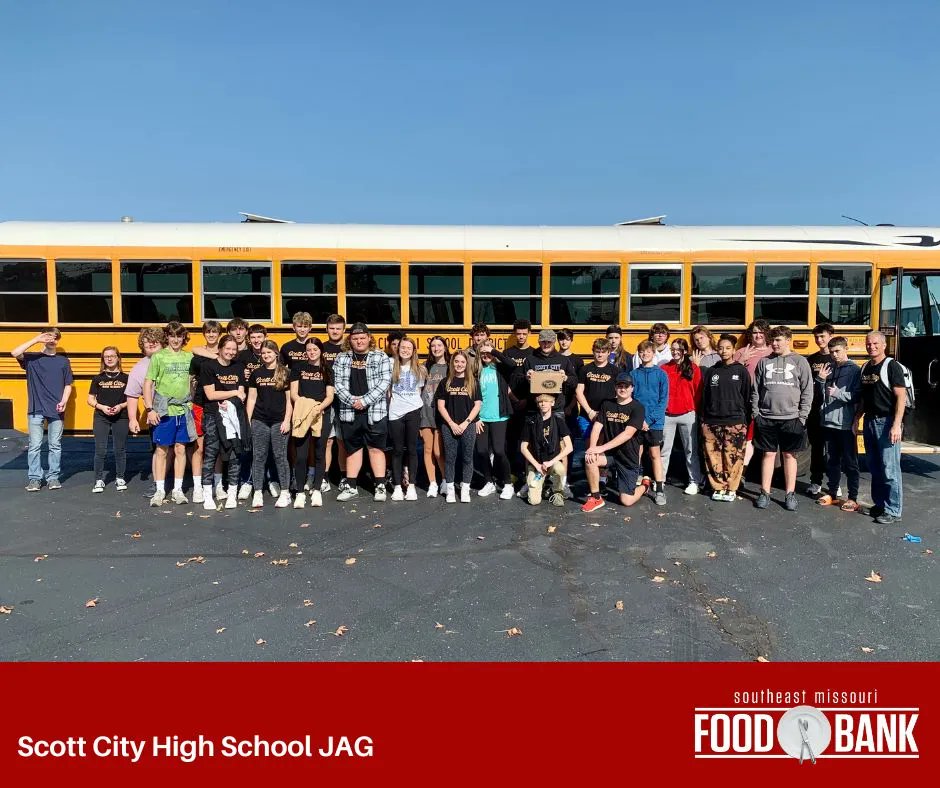 semofoodbank's tweet photo. Big thanks to our volunteer groups from this week: Drury Southwest, Inc., Perry County Middle School BLAST Student Council, Scott City R-1 Schools JAG and Collegiate DECA of SEMO.

They all did a wonderful job! https://t.co/1jajO1qZvf