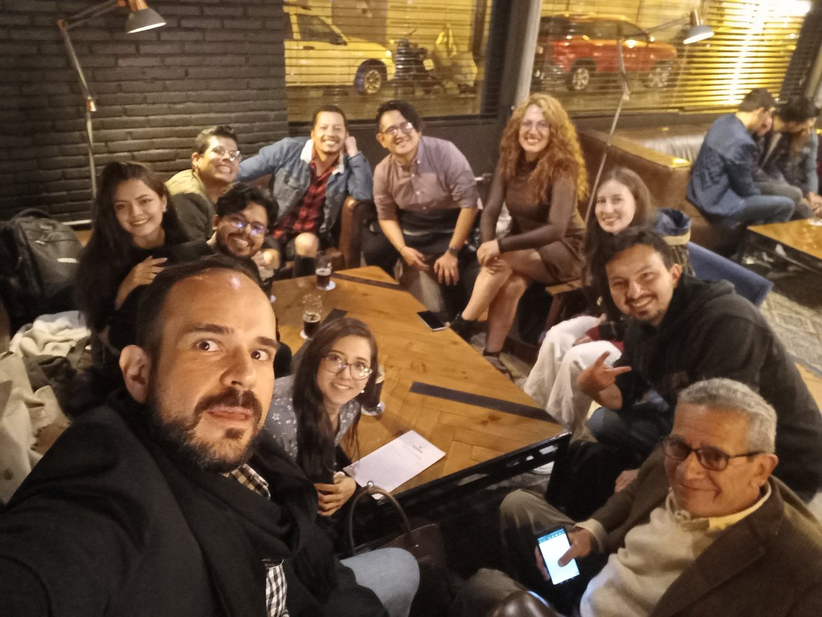tomascastella's tweet photo. Despues de nuestro primer ensayo con la orquesta! #pagliacci #Quito https://t.co/v0jhvXpwTQ