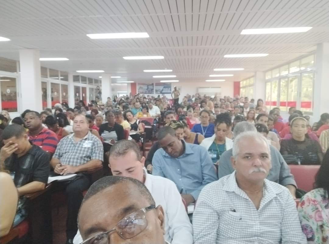 Convoca el <a href="/DrRobertoMOjeda/">Dr. Roberto Morales Ojeda</a> al movimiento sindical cubano, a transformar el escenario laboral, e impulsar la economía con la participación de los trabajadores. #MejorSinBloqueo #Camaguey <a href="/UlisesGuilarte/">Ulises Guilarte de Nacimiento</a> @CubaCentral <a href="/ArletyBarazal/">Arlety Barazal Gutiérrez 🇨🇺</a> <a href="/MaraConsueloba4/">María Consuelo baeza Martin</a>