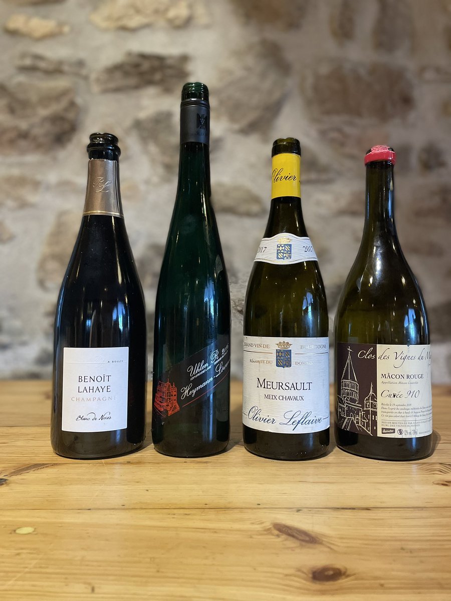 Un champagne perfecto para abrir boca. Un riesling que me apasiona, aunq debieron abrirlo al empezar la comida cuando lo pedimos. El ganador de la comida: Olivier Leflaire. Y un tinto fresco con poca graduación al que le faltó algo más de complejidad. Esto y mucho + en Els Casals