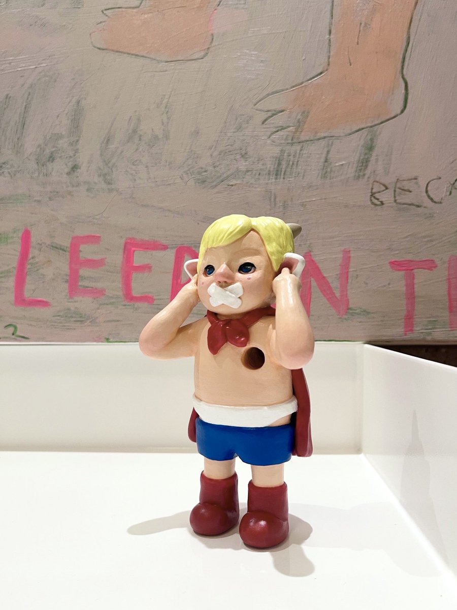 miurom1's tweet photo. F***ing World , I’m going to the moon
2022 sculpture
Handmade one-off

#arttoy #arttoys #arttoyculture #arttoythailand #minisculpture #desingnertoys #toy #toythailand #toysculpture #toys #arttoydesign #3dart # #popsurrealism #characterdesignerillustory #charactertoycom https://t.co/9o4QBdHaPh