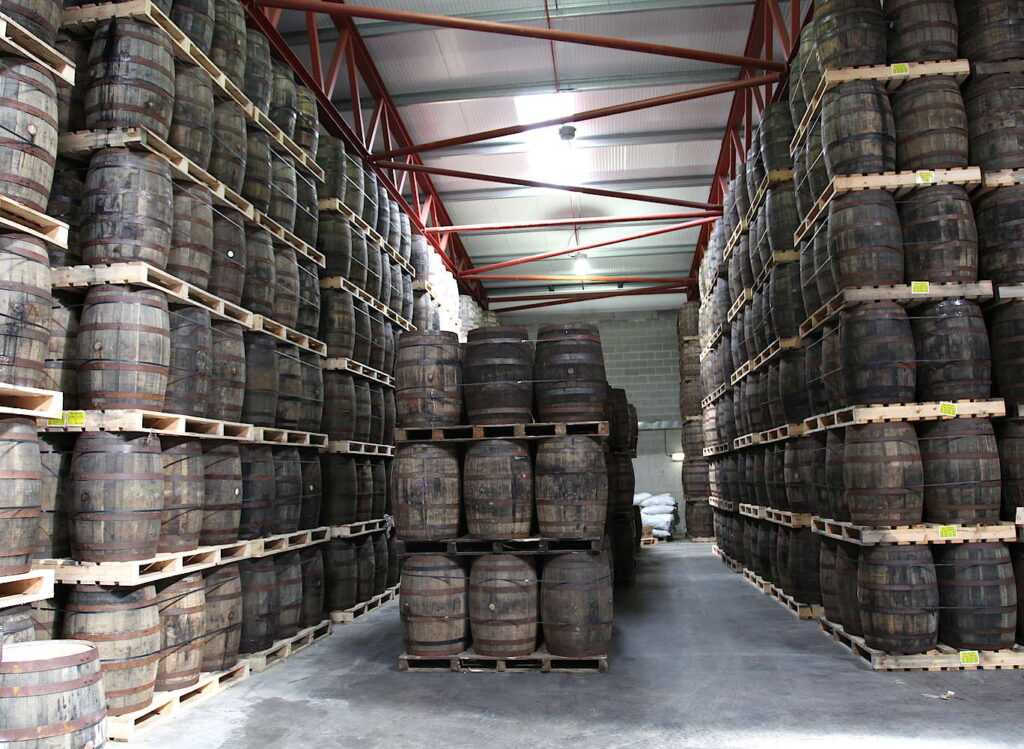 IrishSpirit_'s tweet photo. Prior to John Teeling purchasing The Cooley Distillery, it was used to produce industrial alcohol 🏭The two pot stills used to produce the industrial alcohol are now used to produce the fruitful whiskey. Browse whiskey from this distillery below! https://t.co/RfbkMstWZs https://t.co/Uq8vdAKrr9