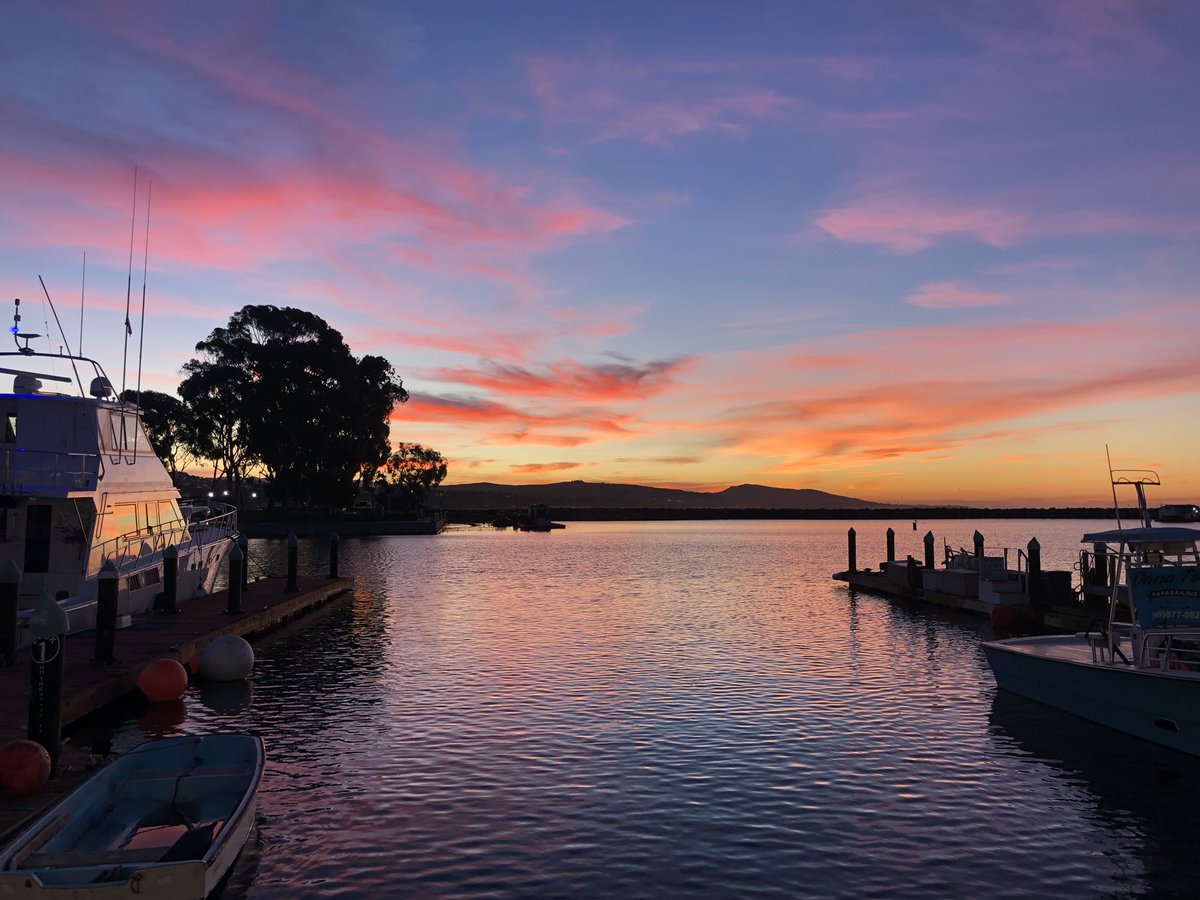 This is the best sunrise 🌅 #November never disappoints ⁦<a href="/DanaPointHarbor/">Dana Point Harbor</a>⁩ ⁦<a href="/CityofDanaPoint/">City of Dana Point</a>⁩ ⁦<a href="/DanaPointTimes/">Dana Point Times</a>⁩