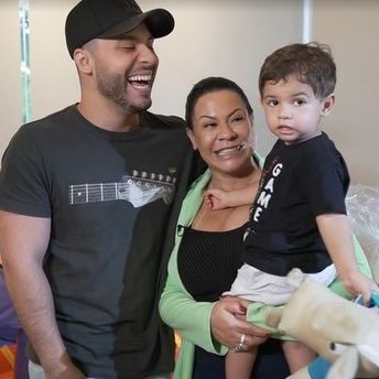 choquei's tweet photo. 🚨FAMOSOS: Mãe de Marília conta que Léo, filho da cantora, não pergunta mais por ela. https://t.co/n09w7hEkXV