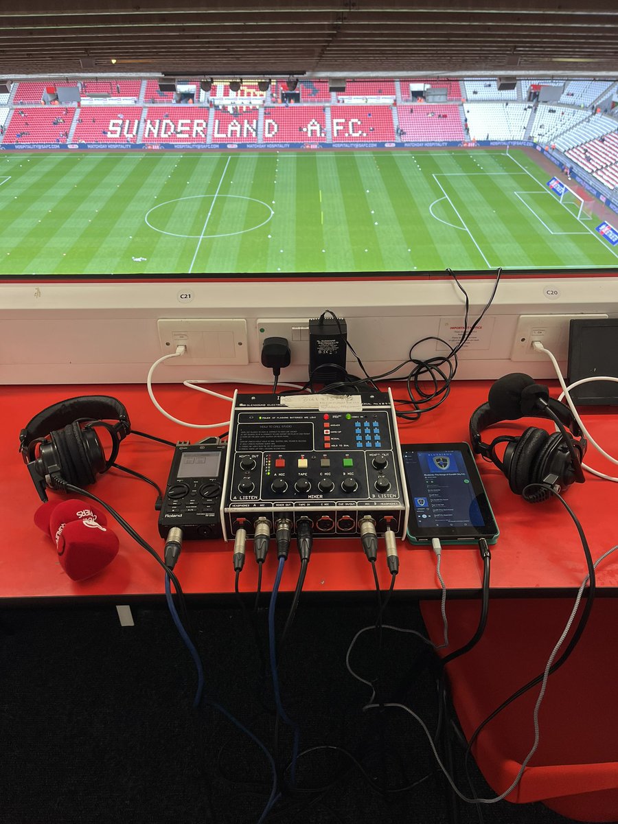 📍 All set for live commentary of @SunderlandAFC vs. #CardiffCity at Stadium of Light. Possibly the toughest trek to a Press Box in British football 🧗‍♂️ Join @connorpearce16 and me from 2.55 via @CardiffCityTV #CityAsOne