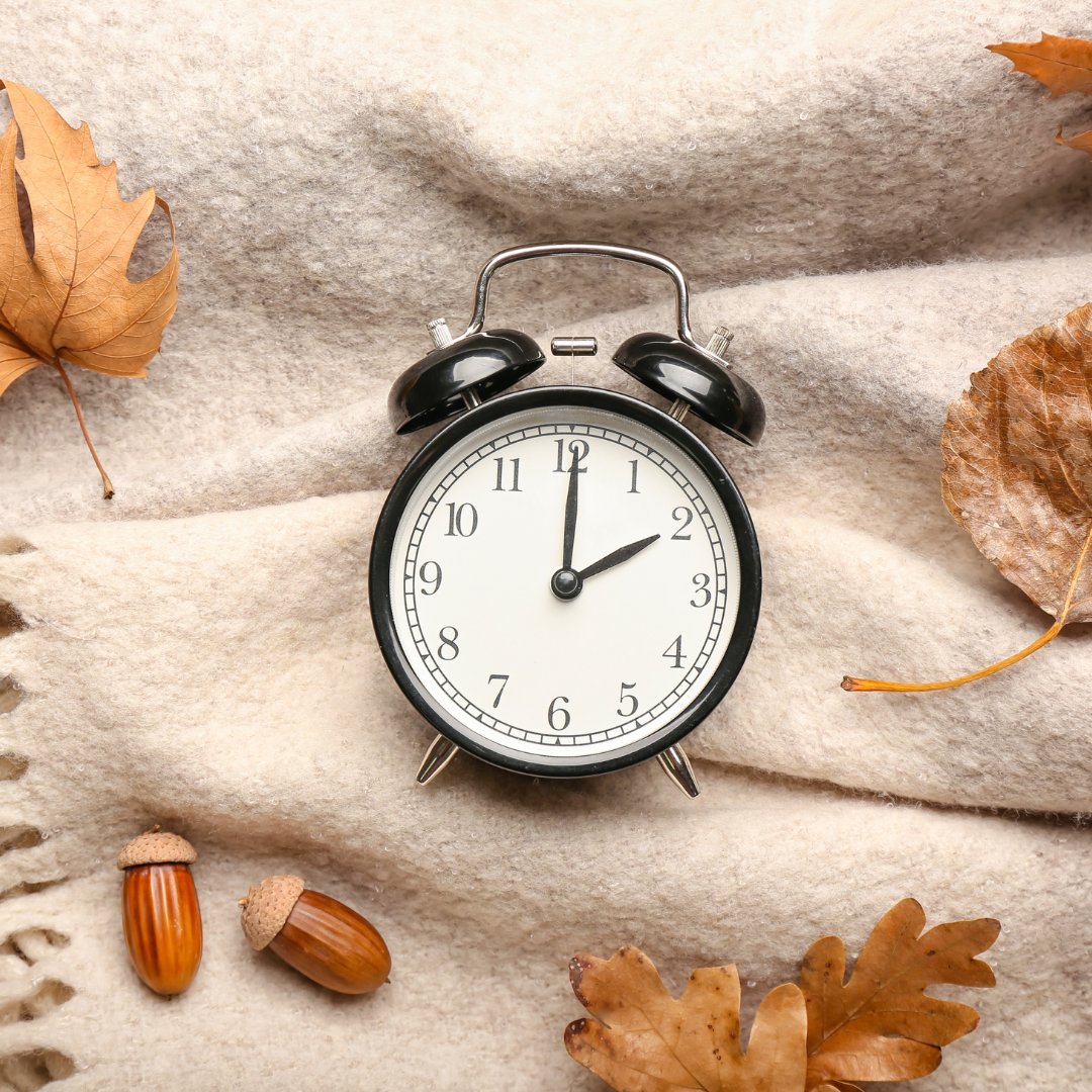 HRCtoronto's tweet photo. ⏰ Here’s a fun fact about daylight saving time.  It was first used in Thunder Bay, Ontario back in 1908! 

Time to put your clocks back 1-hour tomorrow!

#Daylightsavingends #HRCToronto #HoltRenfrewCentre https://t.co/IU6mEq6xib