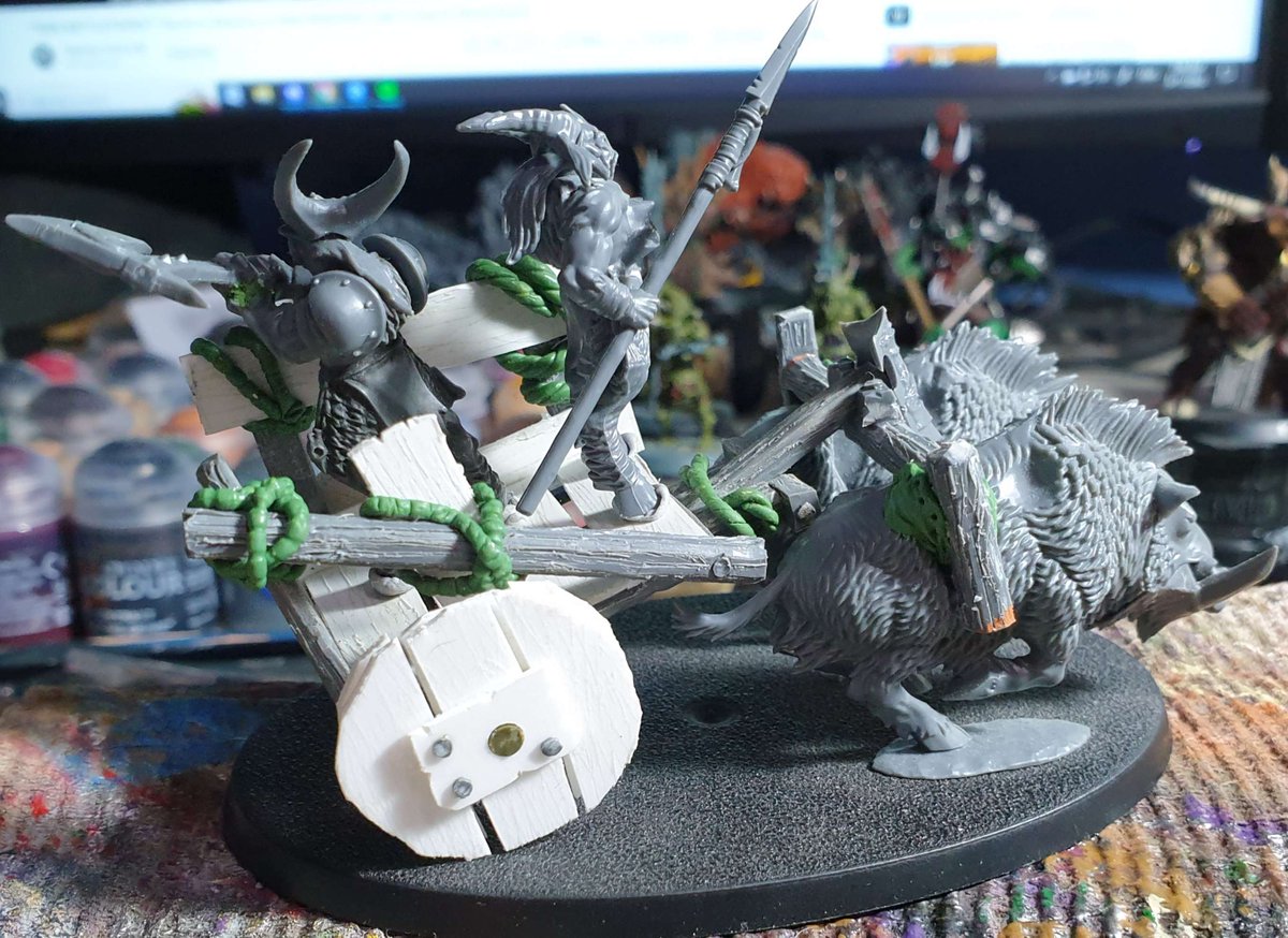 ElCone93's tweet photo. Been working on a tuskgor chariot from some scraps and bits. Seems fitting for the goat lads.

Not sure I'm happy with the greenstuff rope but I think it works well enough.

#WarhammerCommunity #ageofsigmar https://t.co/H2iAg2jAfu