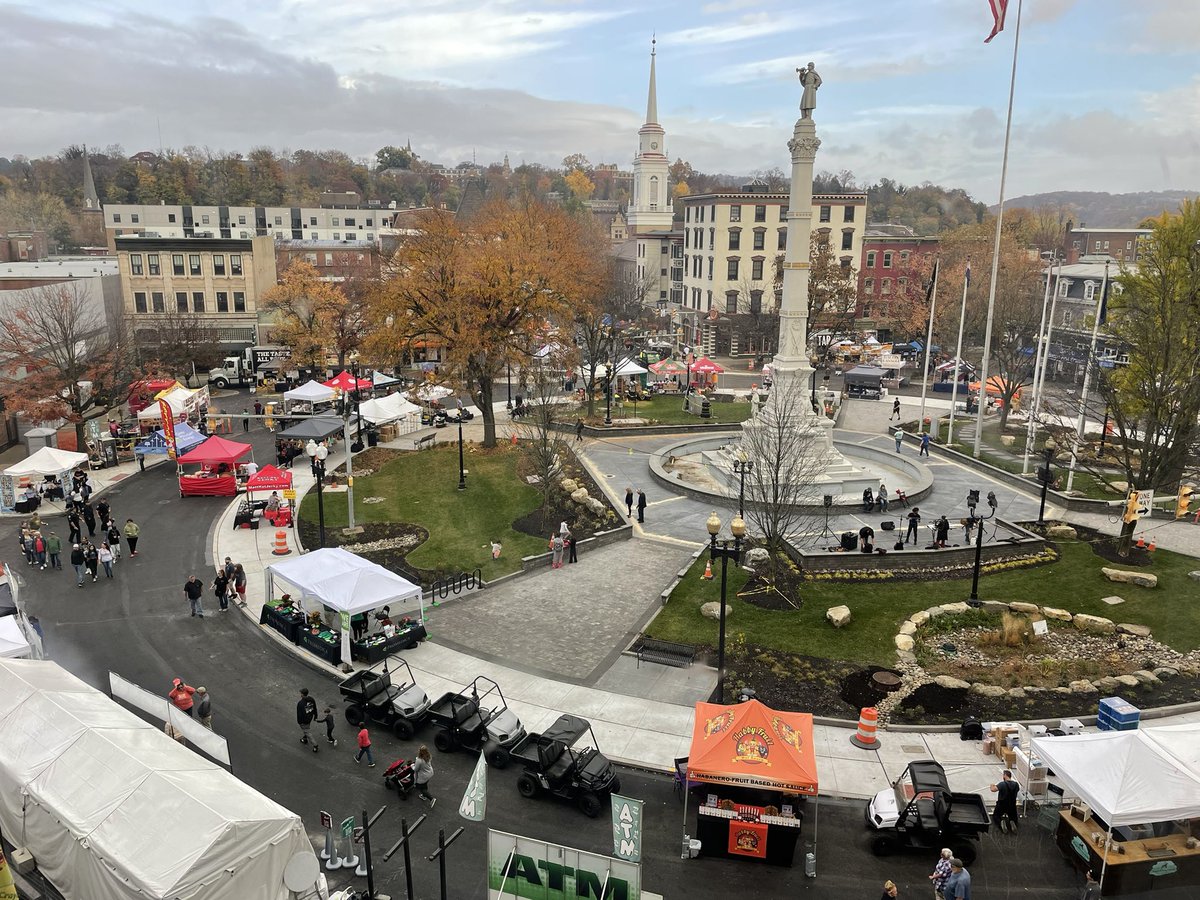 NukeHavoc's tweet photo. Time for bacon s’mores at @PABaconFest! Support Troop 3 and enjoy a sweet/savory snack. We have water and soda too! Find us near the intersection of Sitgreaves and Northampton. #EastonPa https://t.co/ny1kKohVPS