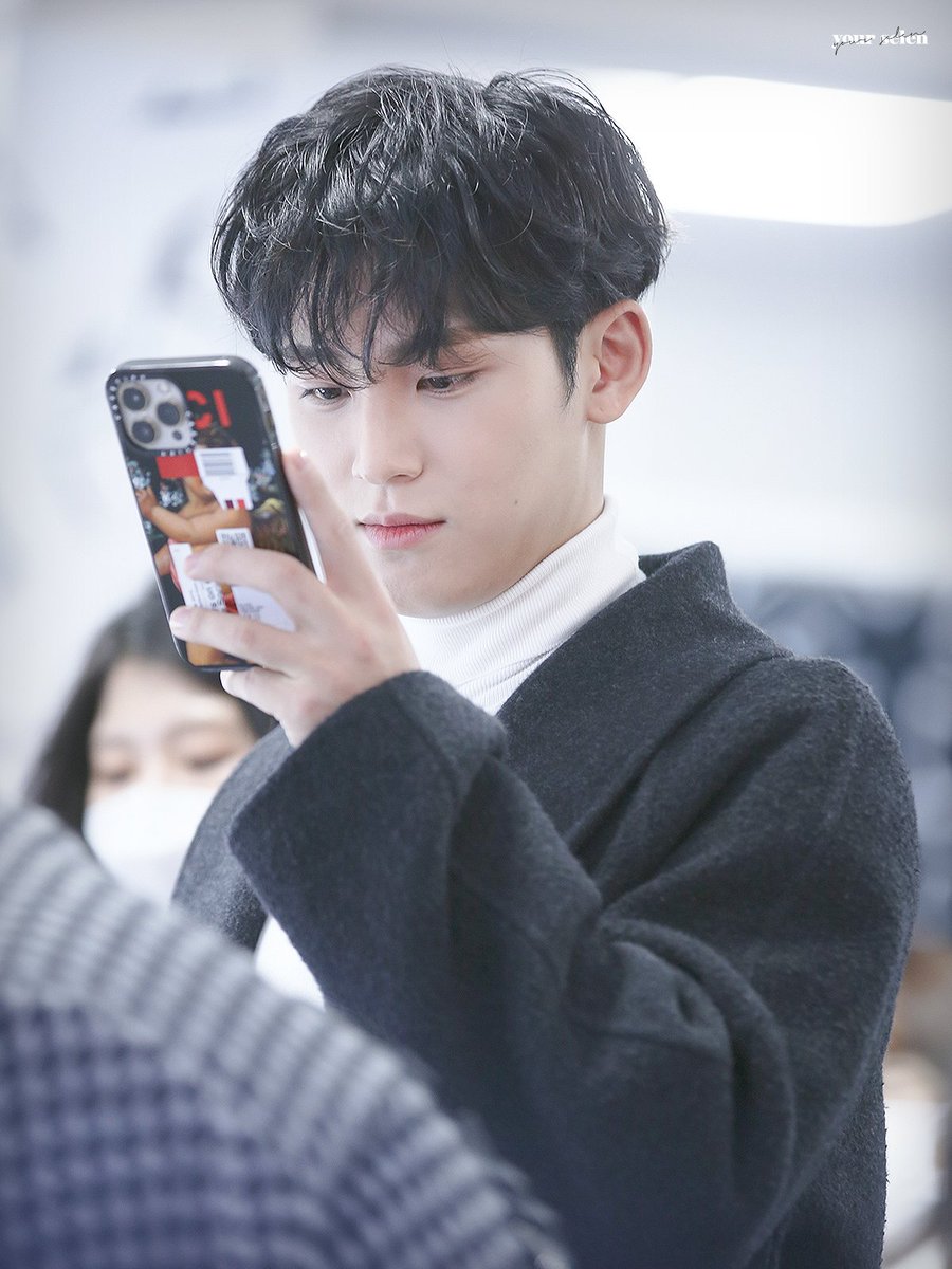 뀨 tweet media
