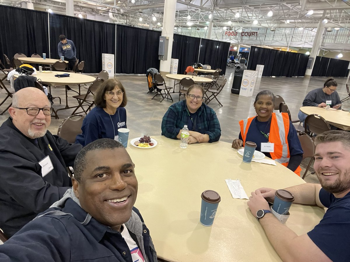 eddieandrews's tweet photo. #iMOM (Iowa Mission of Mercy) is at the Fairgrounds for one more day to help those who need dental care. #Volunteering in the morning. People have been here since 4 am. Iowans helping #Iowans
#peoplefirst #eddieandrewslovesiowa #eddie4iowa https://t.co/g0HYSgSTNY