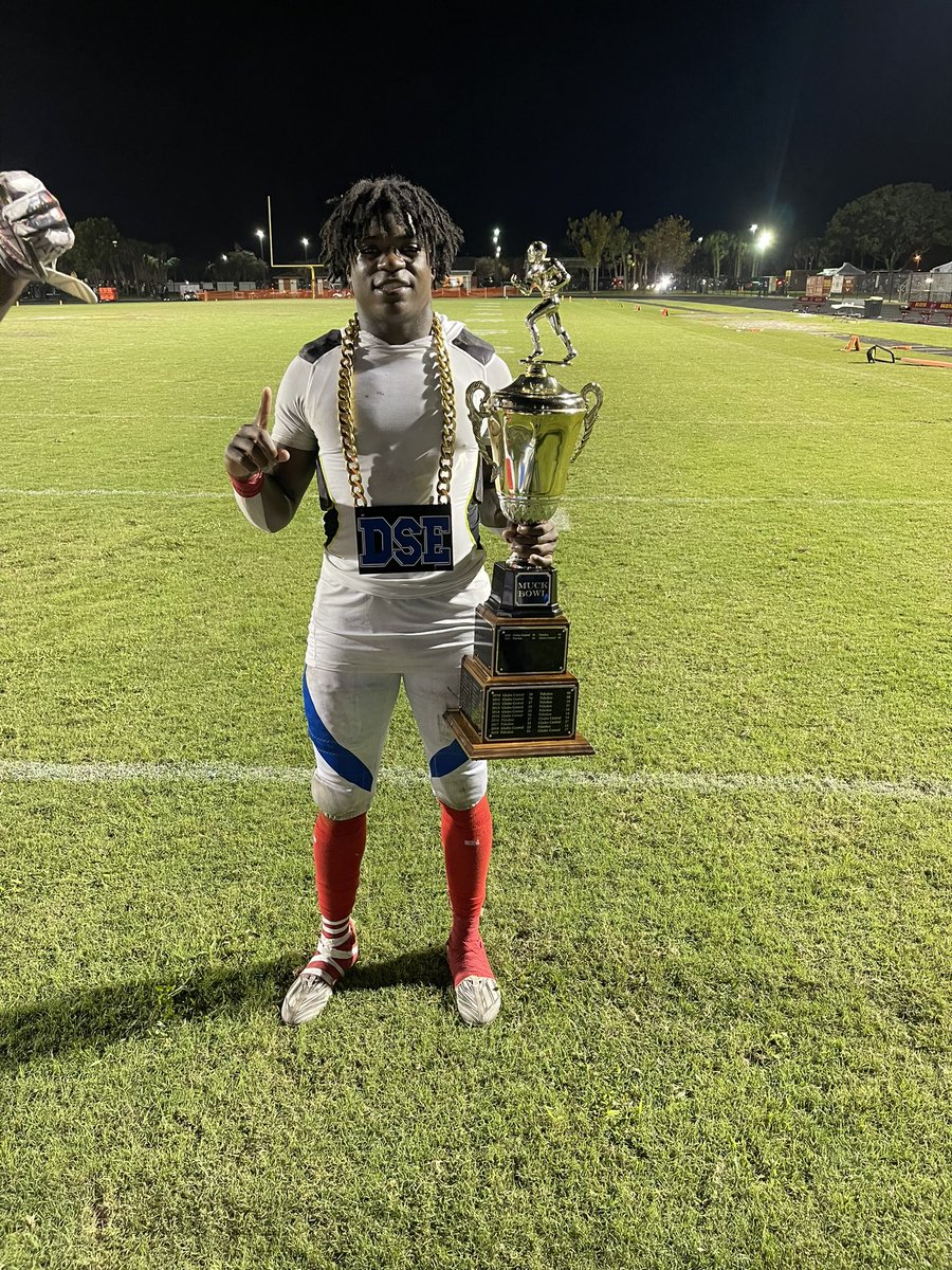 First muckbowl win🔵⚪️🔴, let me eat 0️⃣stars, 0️⃣offers, and a dog 🐶 #DSE #trenches <a href="/EraPrep/">New Era Prep</a> <a href="/Clinte103/">GED Clint</a> <a href="/ForexxManny/">Coach ForexxManny</a> <a href="/Reese80/">Reese</a>