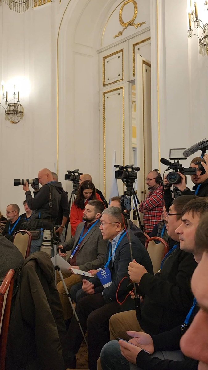 GreggStebben's tweet photo. Amazing number of camera crews and other press here from all over Europe. In addition to all the Russian Deputies, there are other observers here from all over Europe as well as US. Any Canadians here? Come find me, let's chat over a cup of coffee!
#RusDep
https://t.co/PB7NzUpm8H https://t.co/KnIqMVQqyi