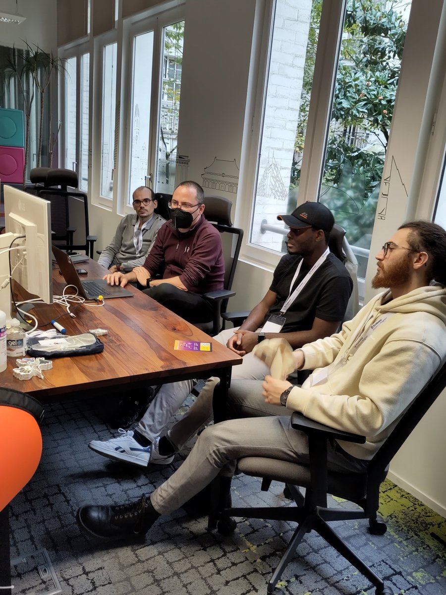 hack.commit.push tweet media