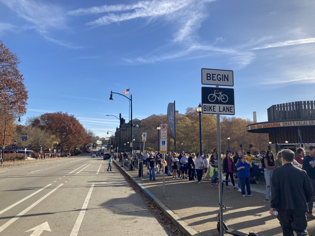 Ryan Deto on Twitter "Massive line stretching from Bigelow to Craig