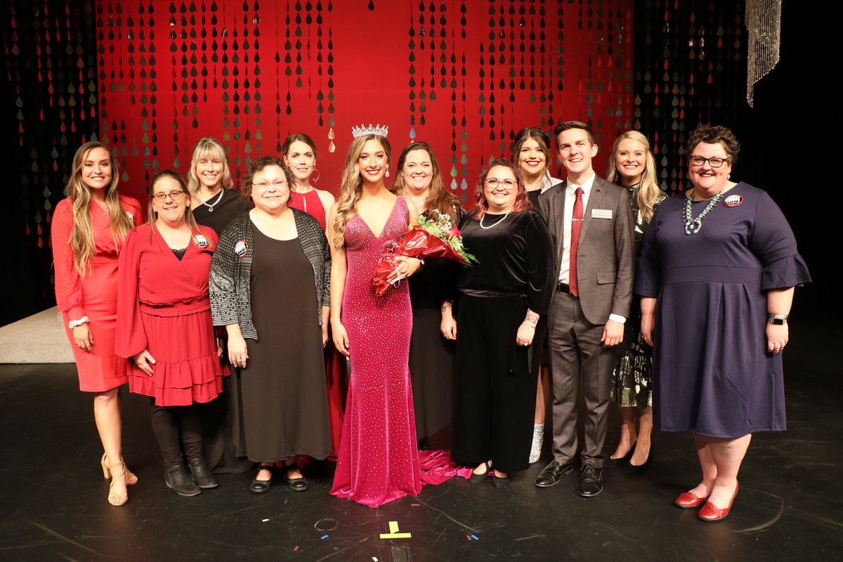 NWOSU's tweet photo. Presley Pruett, Miss Woodward, won the title of Miss Cinderella for the 70th Miss Cinderella Pageant.
Pruett took home the Talent Award for her jazz dance to “Blue Suede Shoes” by Elvis Presley. #NWHoco #NWOSU
Full story👉https://t.co/PfPH9izfDo https://t.co/Z4HJsUbyEr
