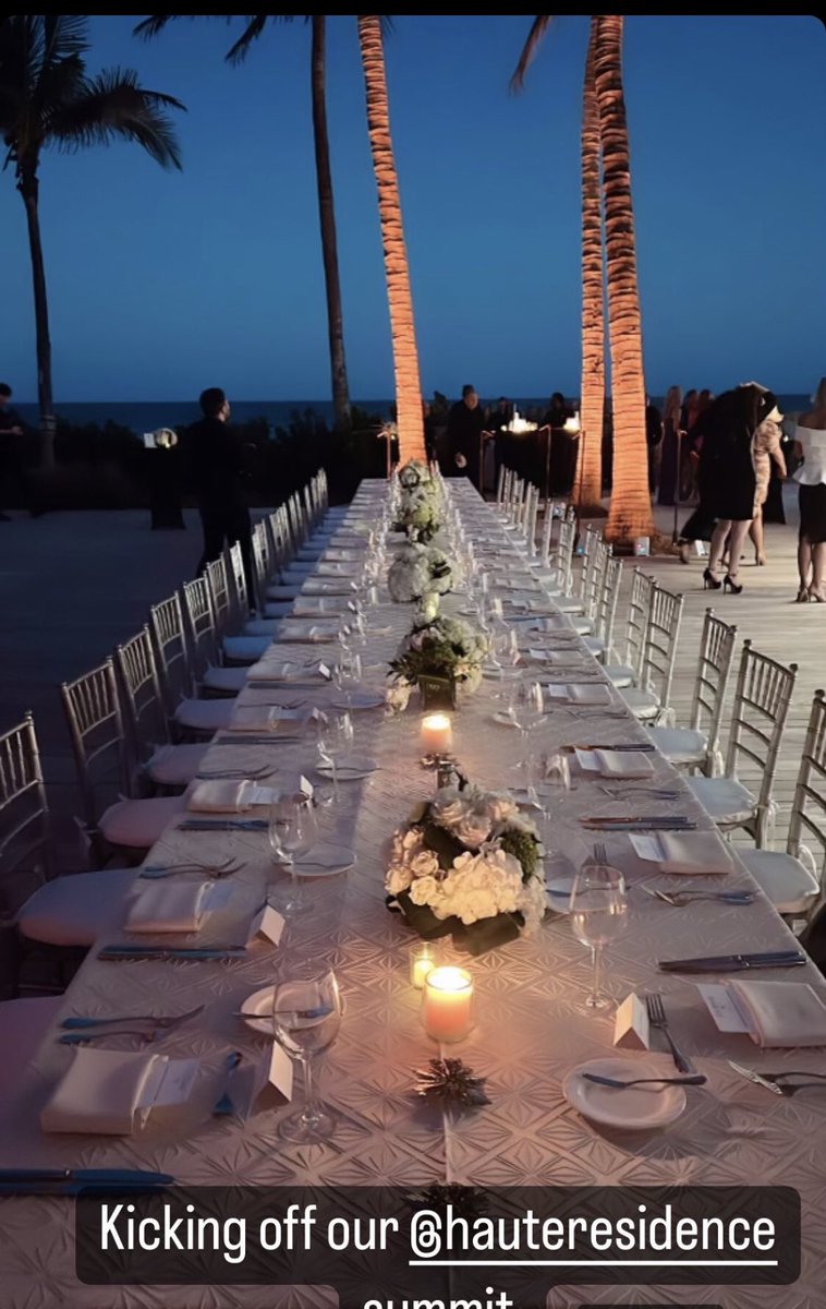 Mechinstyle's tweet photo. Last night haute living kicked off its 2022 Luxury Real Estate Summit, moderated by Fox News with an intimate dinner for select attendees and panelists. Thank you for our wonderful partners from Haute living Magazine #dezerdevelopment #hauteliving #bentleyresidences #miami https://t.co/nrhOsOb4XY