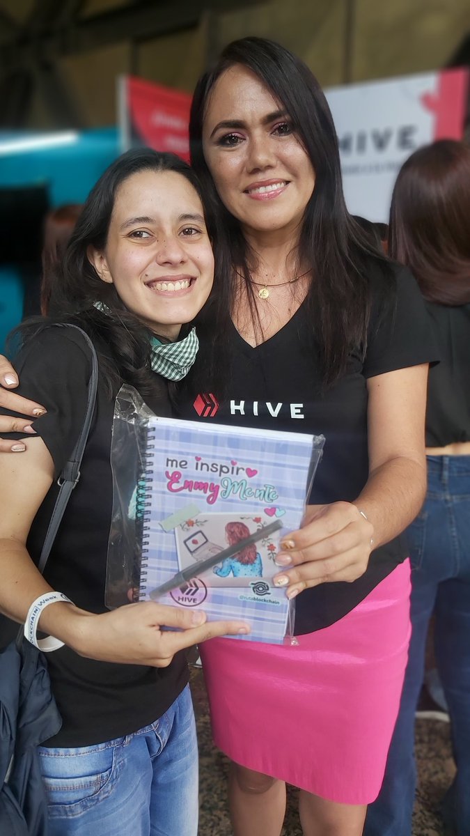 #MeInspiroEnmyMente también en la #CaracasBlockchainWeek 😍😍😍😍

Este detalle promocionado por #Hive y las que quedaron las he rifado para la comunidad 🥳🥳🥳

#HiveEnLaCBW