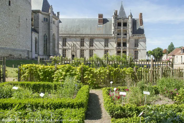 le CMN (@lecmn) on Twitter photo Avez-vous déjà visité le château de #Châteaudun ?
Profitez de la toute nouvelle installation sonore de l'artiste Florent Caron Darras pour redécouvrir son histoire : chateau-chateaudun.fr/Actualites/Mer… cc <a href="/MondesNouveaux/">Mondes nouveaux</a> <a href="/MinistereCC/">Ministère de la Culture 🇫🇷</a> Avez-vous déjà visité le château de #Châteaudun ?
Profitez de la toute nouvelle installation sonore de l'artiste Florent Caron Darras pour redécouvrir son histoire : chateau-chateaudun.fr/Actualites/Mer… cc <a href="/MondesNouveaux/">Mondes nouveaux</a> <a href="/MinistereCC/">Ministère de la Culture 🇫🇷</a>