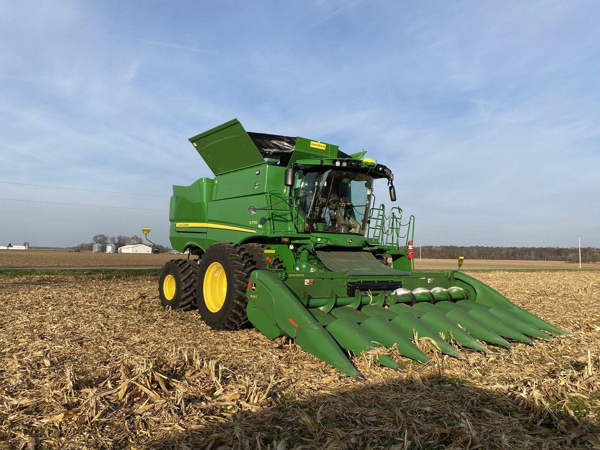 KurtisShipp's tweet photo. She was supposed to arrive in early September but she finally showed up to get dirty to finish up harvest 2022. Thanks to Koenig Equipment for having it to us within a few days of coming off the truck! #harvest22 https://t.co/snoD2Fy4fF