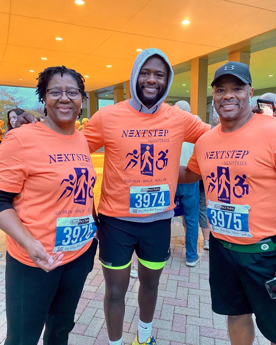 TeraWilson2's tweet photo. Wow a wonderful start to the day to run 🏃🏾‍♀️ a 5k with @jackwilmedia and @jirehwilson3  both got medals 🏅!! https://t.co/WE3JzFfxPw