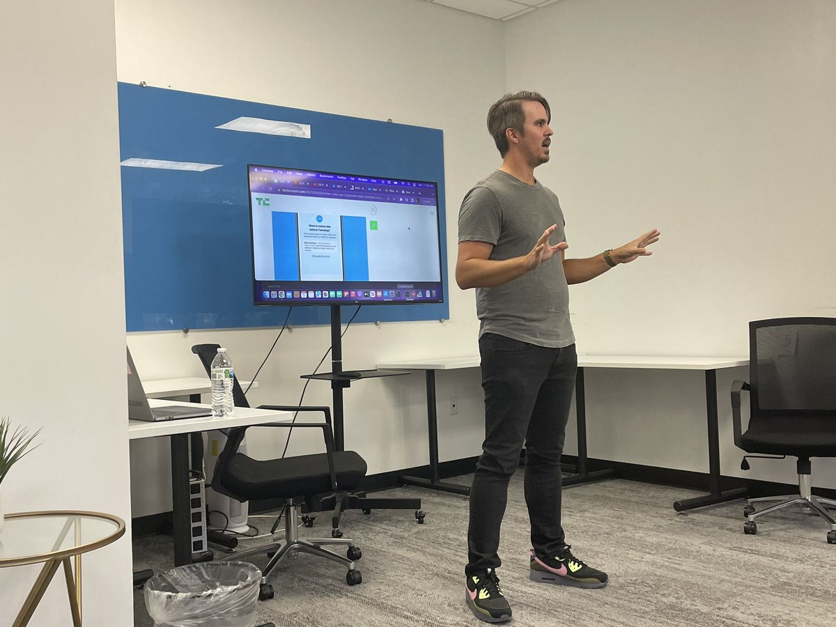 Learning about ‘how to use AI to spot fake news’ and ‘evolving tech stacks for startups’ at our FIRST EVER techSAV day!