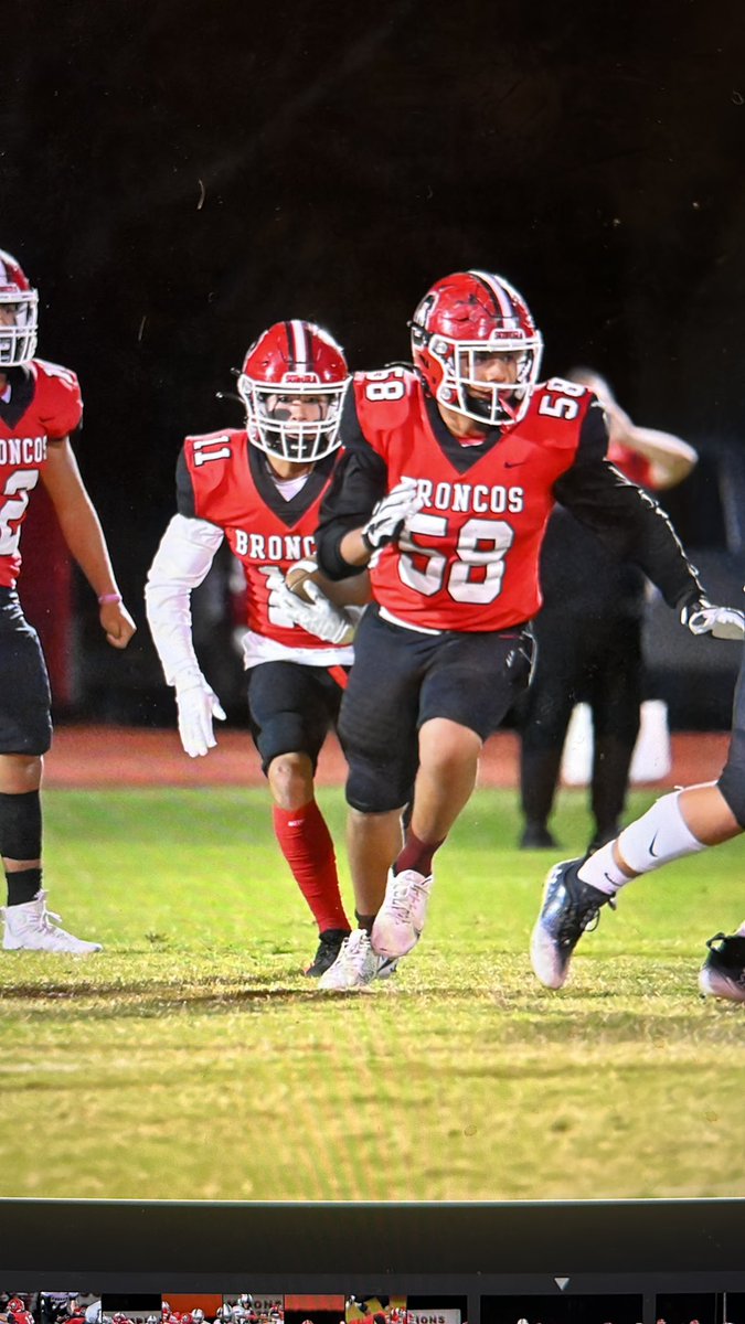 #SonoraBroncos Carmelo Alviso lead blocking for Hunter in last night’s Victory over Forsan 48-21 <a href="/hunterobanon5/">Hunter O’Banon</a> <a href="/jaimebuitron12/">jaimebuitron12</a>