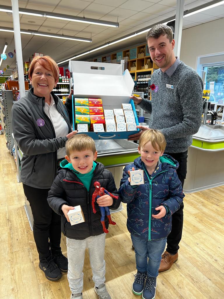 MP Ally and SM Kevyn are "blooming delighted" to present TSCOA Safe Start with a box of plant activities for the children to "grow" at their morning club. 🌱