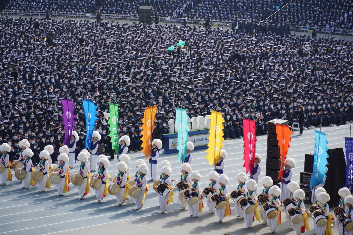 Come see the 100,000 Graduation Ceremony! Awe-inspiring to see so many people with the same hope! This can only be God!  

bit.ly/en100000pc

#QT #Belief #Gospel #Bible #Word #QT #GOD #Jesus #Pray #Christian #Trust