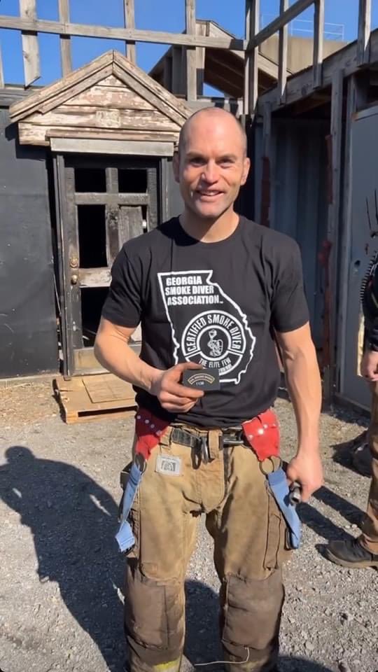 CRLocal11's tweet photo. FF Jesse Lennox is a GA Smoke Diver, the frost from IA to ever pass! 45 started and only 22 finished. Way to go, Lennox! https://t.co/yPxxvoDk13