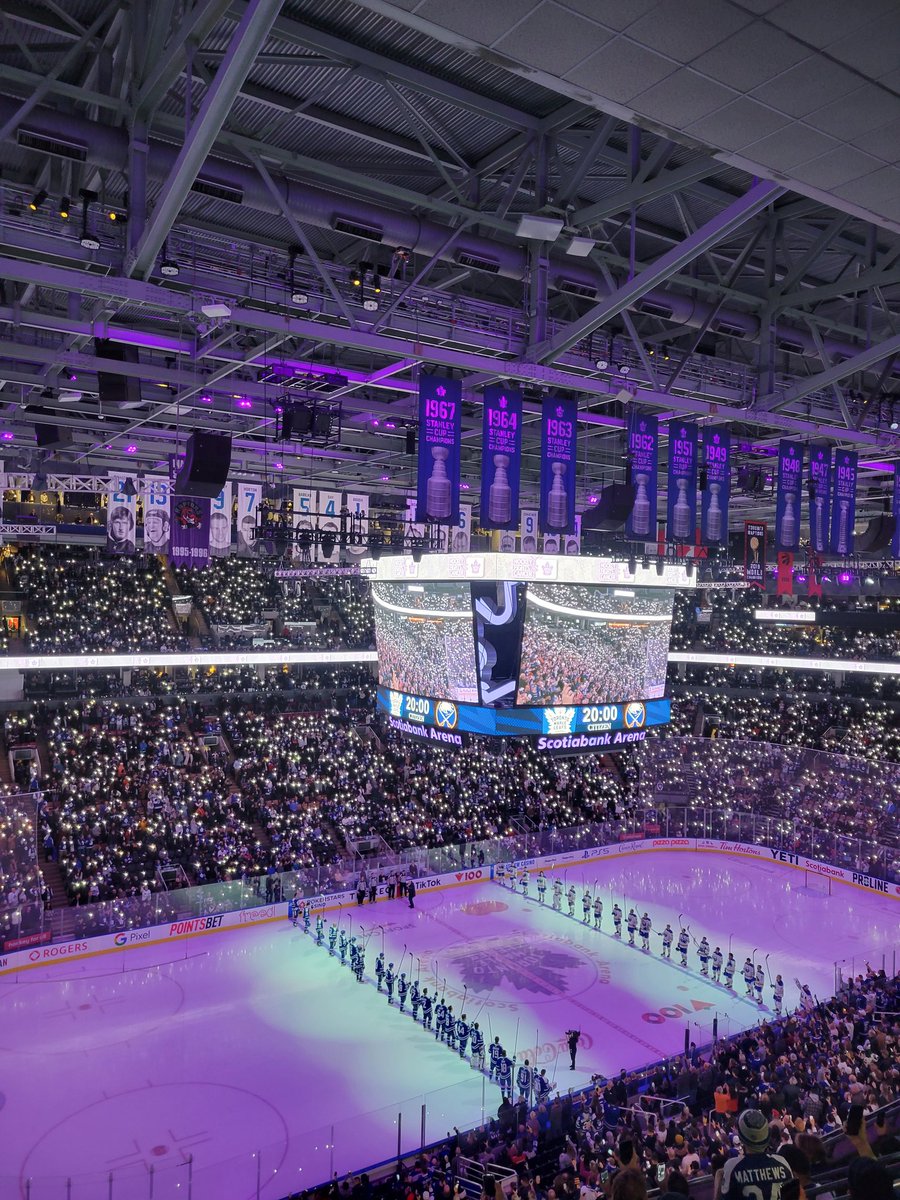 Davidbell72's tweet photo. Lighting the way for those fighting or who have fought cancer at Hockey Fights Cancer night.#TorontoMapleLeafs #CancerResearch https://t.co/wXfgpopHoo