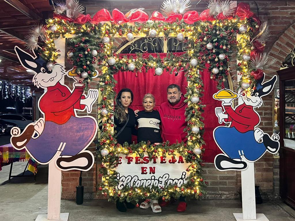 esanchezXXXI's tweet photo. Prima #NallelyGalicia, muchas felicidades por esos 28 años de el #ConejoLoco #Enhorabuena 💯 % recomendable, un restaurante de la tradicional #comidamexicana, #FelizAniversario. https://t.co/TeENEbJO9B